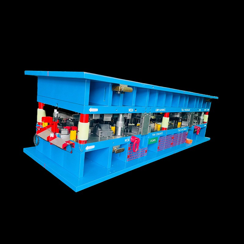 Déantúsaíocht Die Forásach